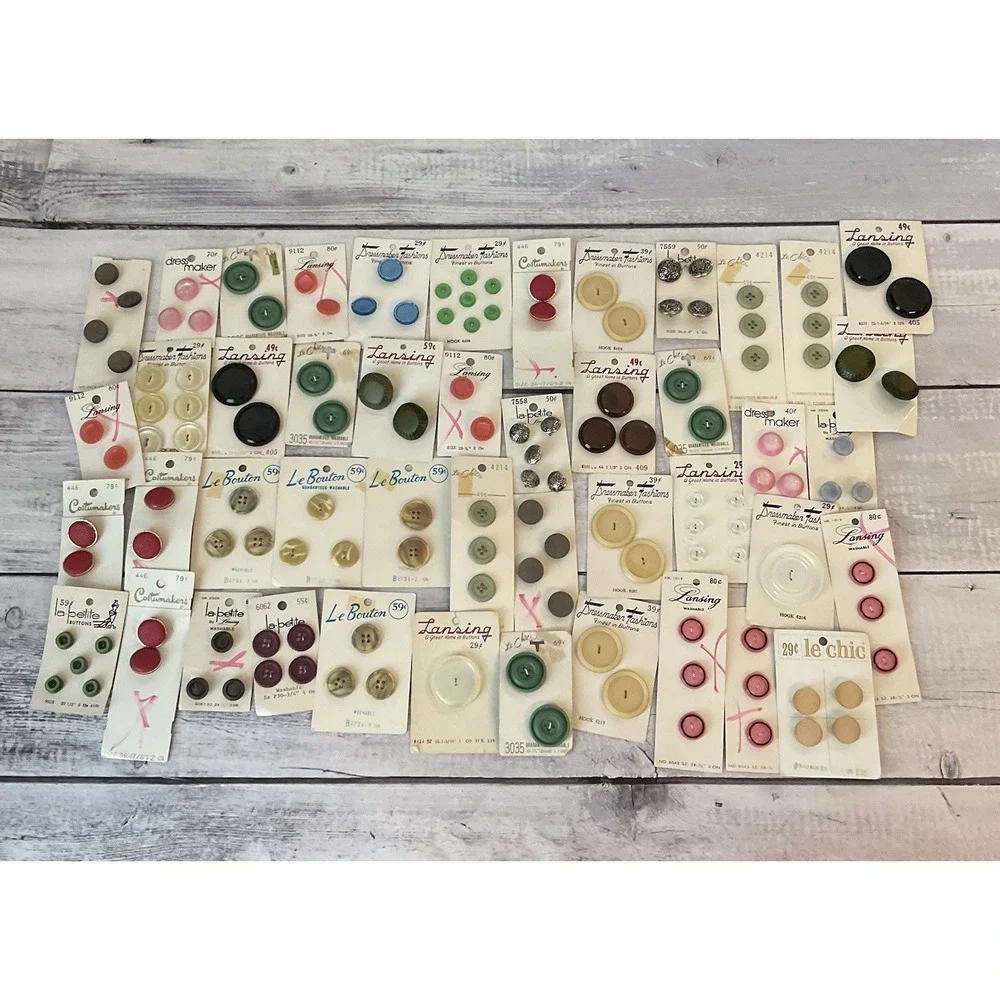 Vintage Lot Of Buttons On Cards 46 Complete Le Chic Lansing La Petite Costumaker